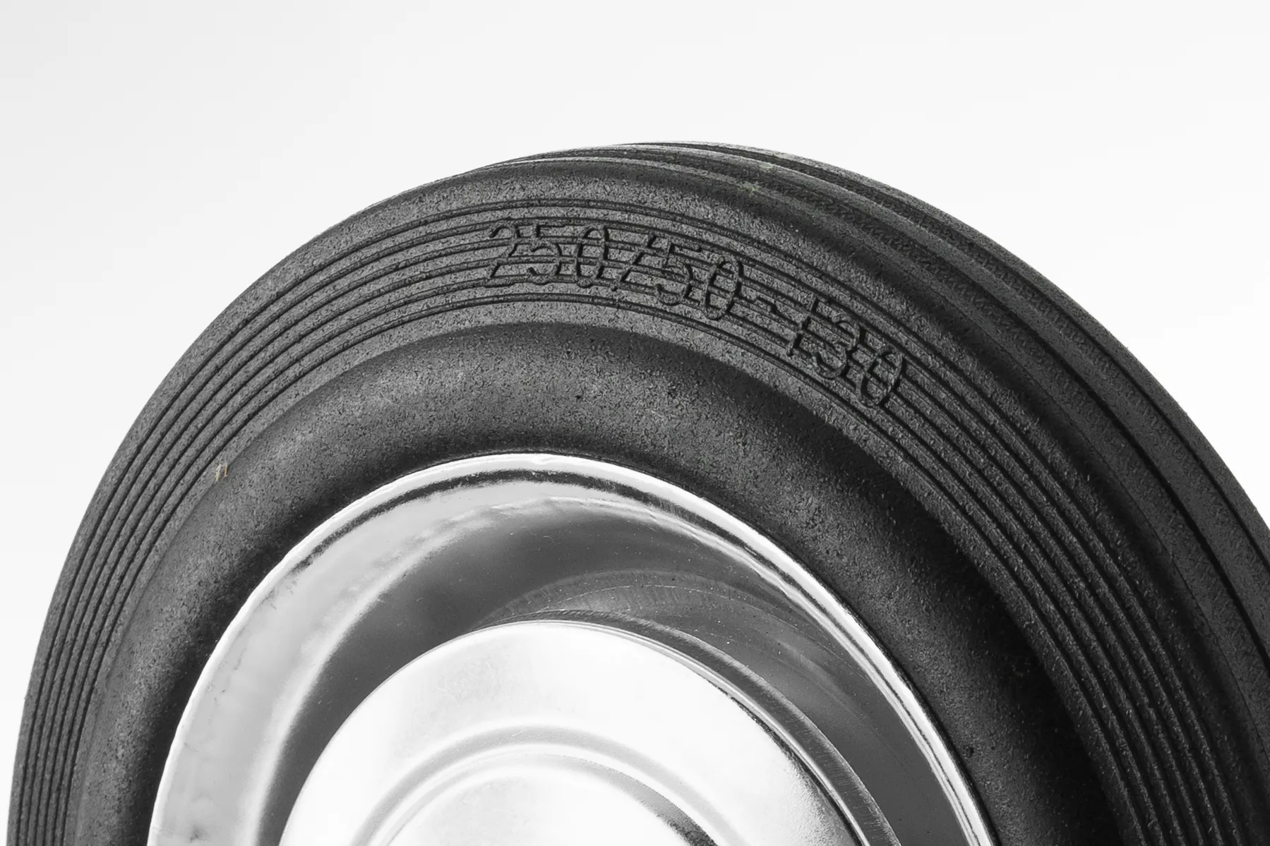 Промышленное колесо без крепления 250 мм (черная резина, роликоподшипник) - C 85